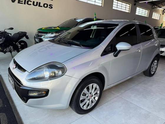 FIAT PUNTO 1.4 ATTRACTIVE 8V FLEX 4P MANUAL FIAT PUNTO 1.4 ATTRACTIVE 8V FLEX 4P MANUAL